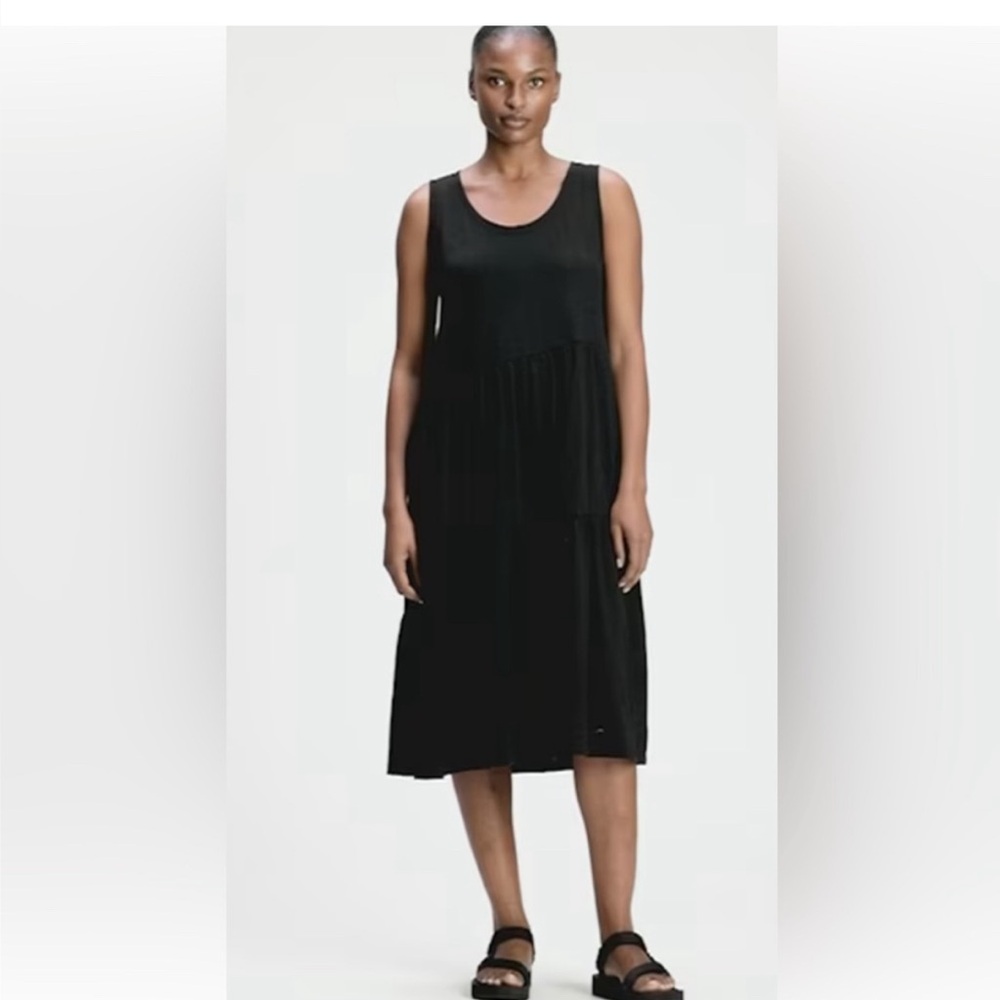 GAP black sleeveless tiered ruffle midi sundress.  Size M petite